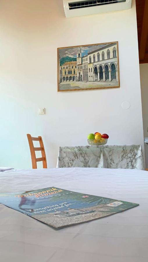 מליני Laura Studio Apartman מראה חיצוני תמונה